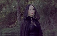 Yasemin Uğurlu’dan Yeni Tekli: “Kızıl Topraklar”