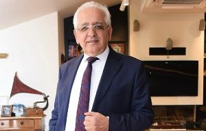 Noya Beach’te coşkulu Yeşilçam Gecesiİ: Nuri Alço’nun elinden gazoz içme yarışına girdiler!